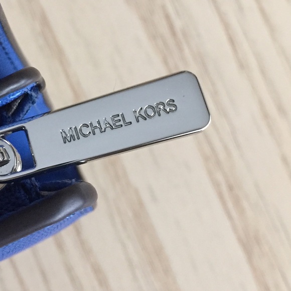 Michael Kors Galaxy Blue Leather Bifold Wallet - Picture 5 of 10